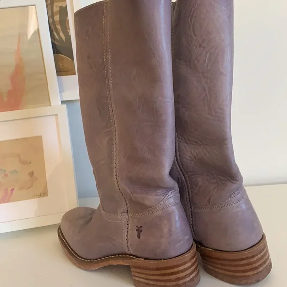 GORGEOUS FRYE Campus Boots in rare lavender color - Picture 8 of 10
